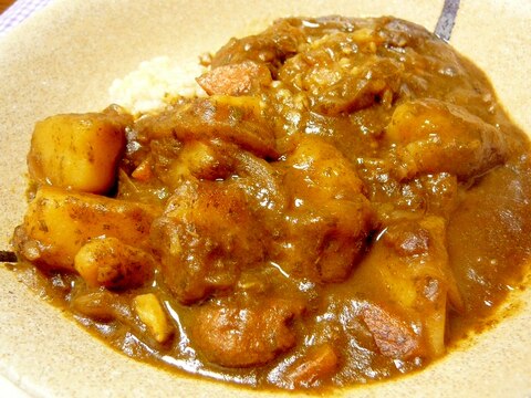 モロヘイヤとミートボールカレー